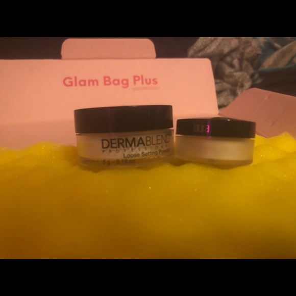 Makeup bundle!!! 💙❤️ - Picture 7 of 9